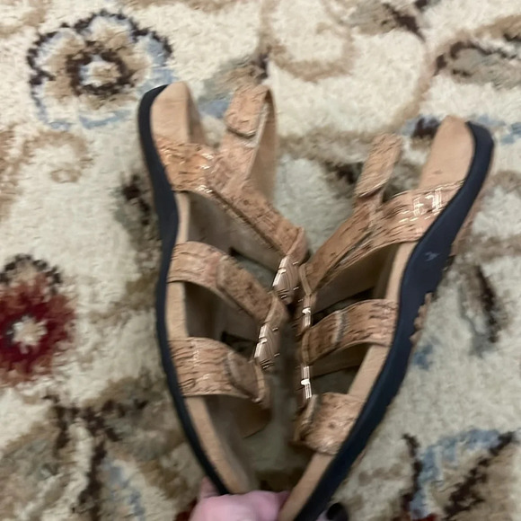 Vionic Amber-Gold Cork Sandals Size 7 - Picture 3 of 8